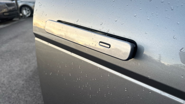 Land Rover Range Rover Evoque 2.0 D200 R-Dynamic SE 5dr Auto Diesel Hatchback